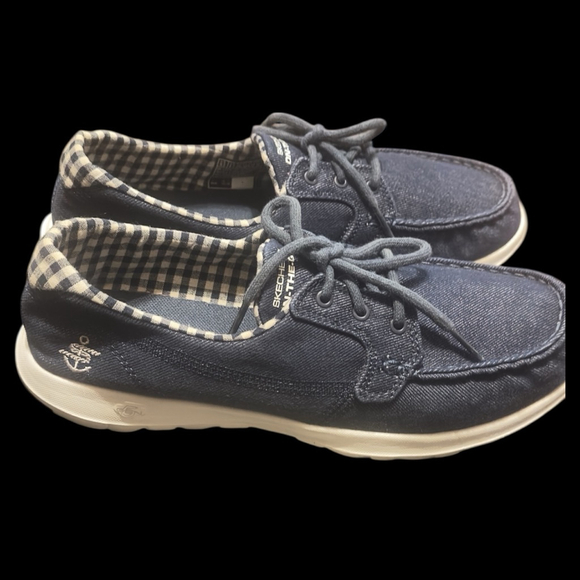 Women's Skechers On-The-Go Navy White Gingham Flats & Loafers Size 9.5. These ar - Picture 1 of 7